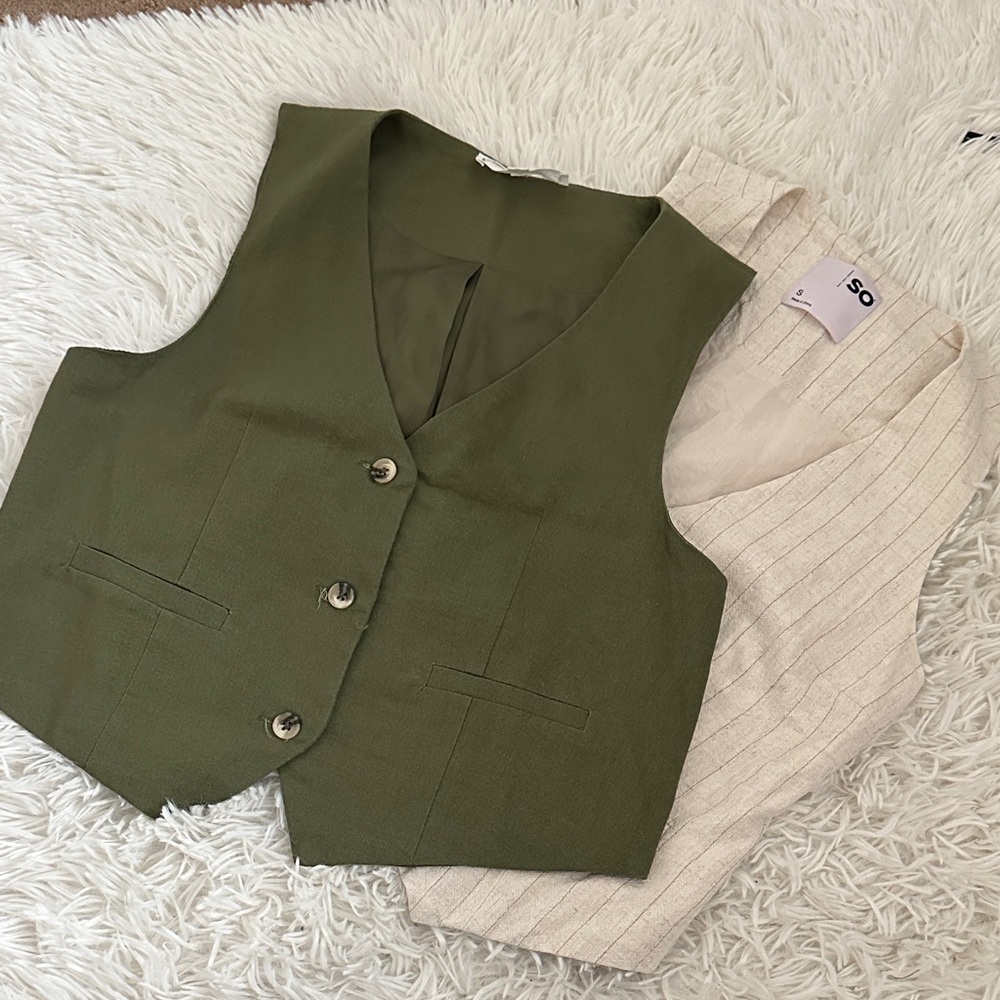 2 Vests